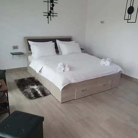 Lian House Corbeni